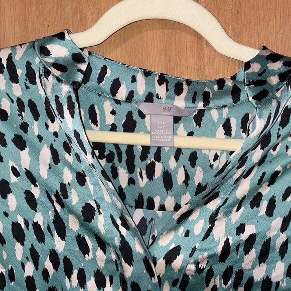 H&M Womens Animal Print V-Neck Blouse Size S Teal & Black - Picture 8 of 10